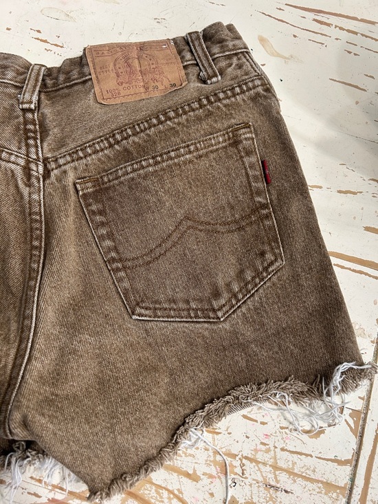 High-Rise Frayed Hem Brown Denim Shorts - Picture 8 of 9